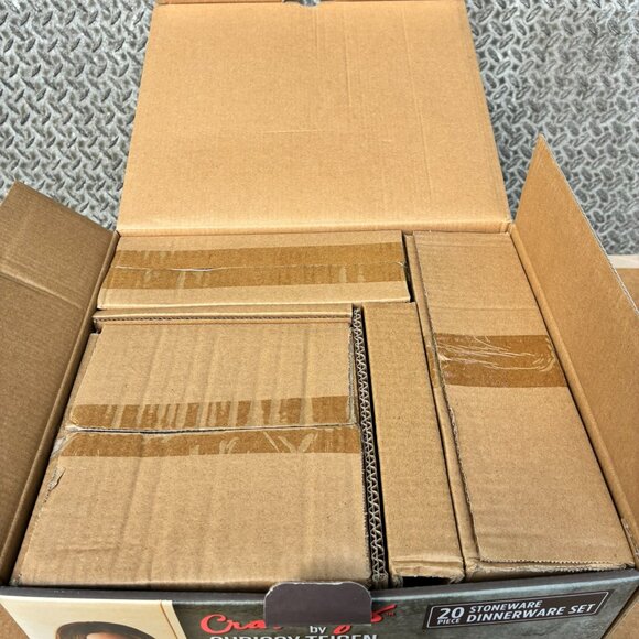 Cravings By Chrissy Teigen 20 Piece Round Stoneware Set BRAND NEW - Picture 7 of 7